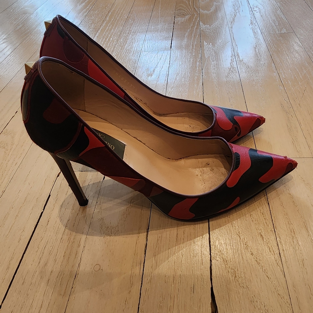 Valentino Camo Red and Black Women's Pointed Toe Stilettos Size 37.5